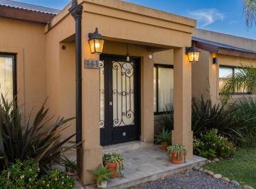 Casa de 5 ambientes, General Rodríguez · Casa en Venta en Haras San Pablo – Lote Central con Fondo Común y Excelente Ubic