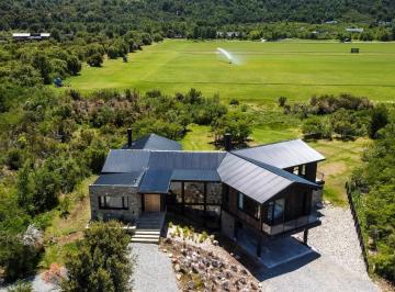 Casa · 459m² · 7 Ambientes · 2 Cocheras · Casa a Estrenar Sobre Cancha de Polo Arelauquen