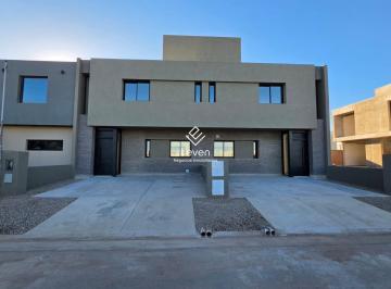 Casa · 120m² · 8 Ambientes · 2 Cocheras · Venta Duplex Colinas Frente a Espacio Verde, Una Bomba!