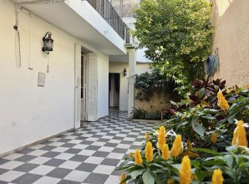 Casa · 216m² · 11 Ambientes · Casa o Terreno en Barrio Martin