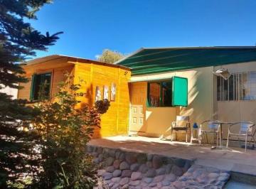 Casa en Venta de 5 ambientes  · Casa Más Churrasquera/cochera