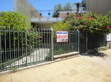 Casa de 6 ambientes, Liniers · Casa Multifamiliar Apta Todo Destino! Ideal Geriatrico, Consultorios Medicos Etc