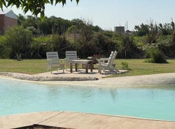 Quinta vacacional · 85m² · 2 Ambientes · 3 Cocheras · Quinta en Venta, 1 Dorm. en Ramallo, Oportunidad, con Parrilla
