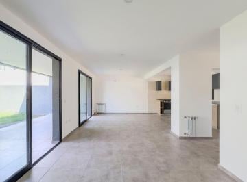 Casa · 156m² · 4 Ambientes · 1 Cochera · Duplex en Cañuelas Chico