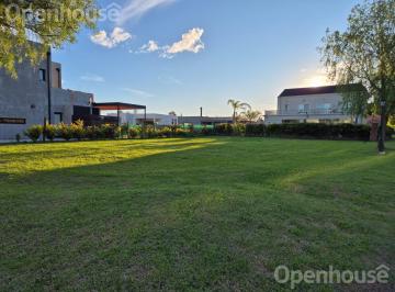 Terreno · 460m² · Venta Excelente Lote en Barrio Santa Emilia