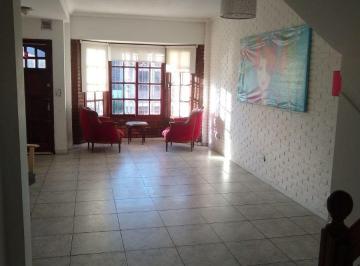 PH de 4 ambientes, Avellaneda · Amplio Tríplex de 4 Amb con Escritorio o 4to Dormitorio y 2 Cocheras Cubiertas