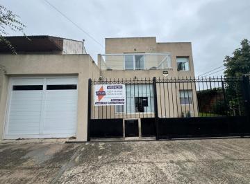 Casa · 120m² · 5 Ambientes · 2 Cocheras · Casa 4 Ambientes en Perfecta Condiciones
