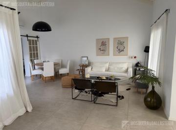 Casa · 163m² · 3 Ambientes · 3 Cocheras · Casa en Beccar