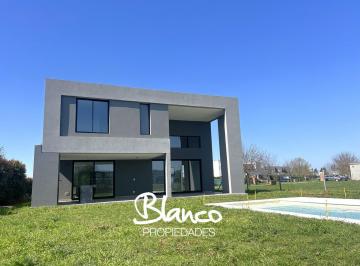 Casa · 228m² · 5 Ambientes · 3 Cocheras · A La Laguna Casa a La Venta en San Matias, Escobar, G. B. a. Zona Norte