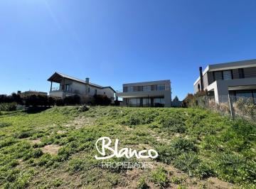 Casa · 235m² · 5 Ambientes · 3 Cocheras · Casa en Venta en San Matias, Escobar, G. B. a. Zona Norte