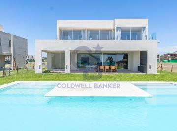 Casa · 300m² · 5 Ambientes · 1 Cochera · Alquiler Casa 5 Ambientes con Pileta en Terralagos