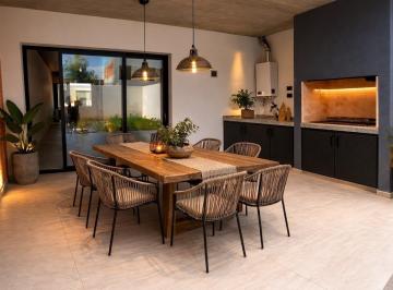 Casa · 120m² · 5 Ambientes · 2 Cocheras · Se Vende Duplex 3 Dorm. en Docta Av