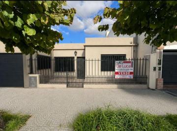Casa de 3 ambientes, La Matanza · Casa America 3 Ambientes Cochera Patio Terraza Impecable Venta Ramos Mejia