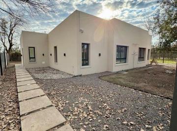 Casa · 89m² · 3 Ambientes · 2 Cocheras · Casa en Funes
