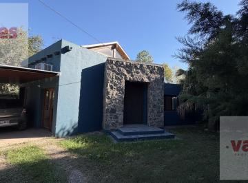 Casa · 300m² · 5 Ambientes · 1 Cochera · Venta – Dúplex de 3 Dorm. con Pileta en Housing Cerrado en Argüello