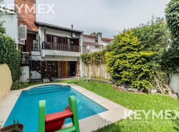 Casa · 253m² · 9 Ambientes · 1 Cochera · Venta Casa 6 Ambientes en Saavedra con Parque y Piscina
