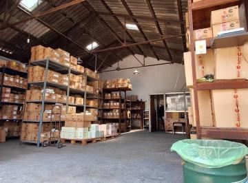 Bodega-Galpón · 127m² · 2 Ambientes · Oportunidad Galpón + Vivienda!