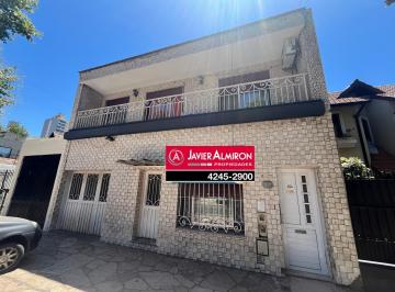 Casa · 177m² · 4 Ambientes · 1 Cochera · Muy Buen PH de 4 Ambientes con Garage y Quincho - Apto Credito
