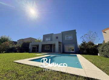 Casa · 179m² · 4 Ambientes · 1 Cochera · Casa en Venta en Haras Santa Maria, Escobar, G. B. a. Zona Norte