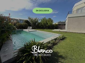 Casa · 220m² · 6 Ambientes · 1 Cochera · Casa en Venta en Haras Santa Maria, Escobar, G. B. a. Zona Norte
