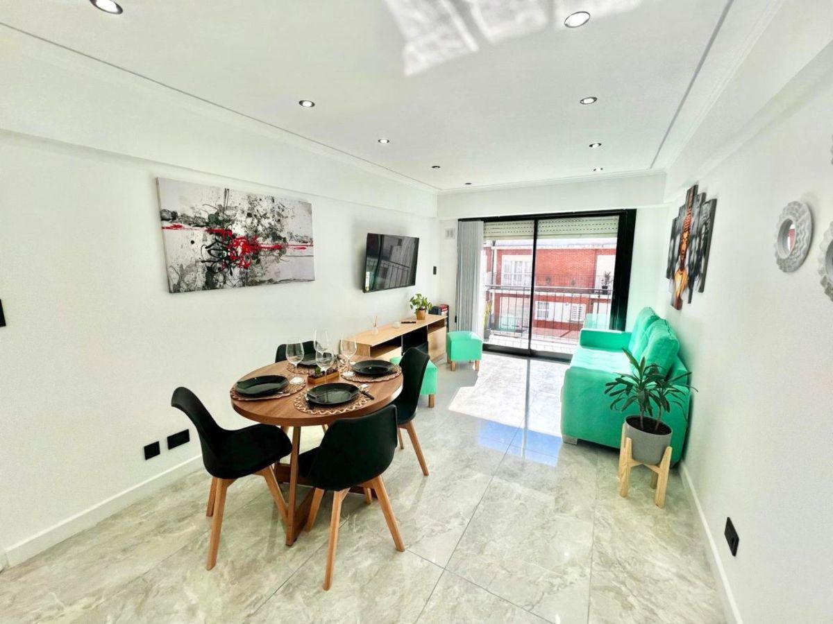 Depto 3 amb, 60m² con balcón — Centro