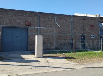 Bodega-Galpón · 300m² · Galpón en Barrio Parque Field