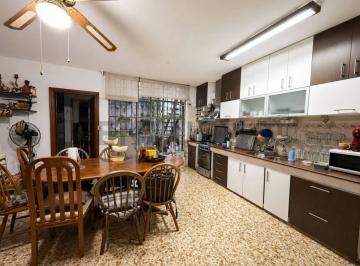 Casa · 190m² · 6 Ambientes · 1 Cochera · Casa Padron Único 338 m² - Garage - Patio Parrillero 3 Dorm. - Acepta Banco