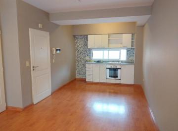 Departamento en Alquiler de 1 ambiente  · Espectacular y Amplio Monoambiente Al Frente! Todo Luz!