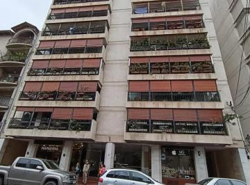 Departamento · 190m² · 4 Ambientes · 1 Cochera · Exc Depto 3 Dorm Esc/gge/bcon/play Room Dean Funes 384