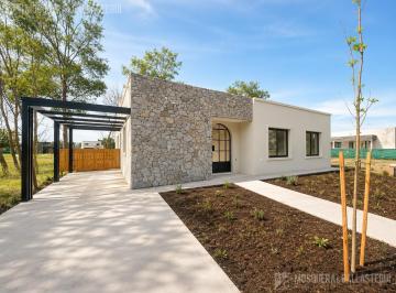 Casa · 163m² · 5 Ambientes · 3 Cocheras · Casa en Santa Sofia