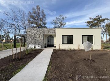 Casa · 163m² · 5 Ambientes · 3 Cocheras · Casa en Santa Sofia
