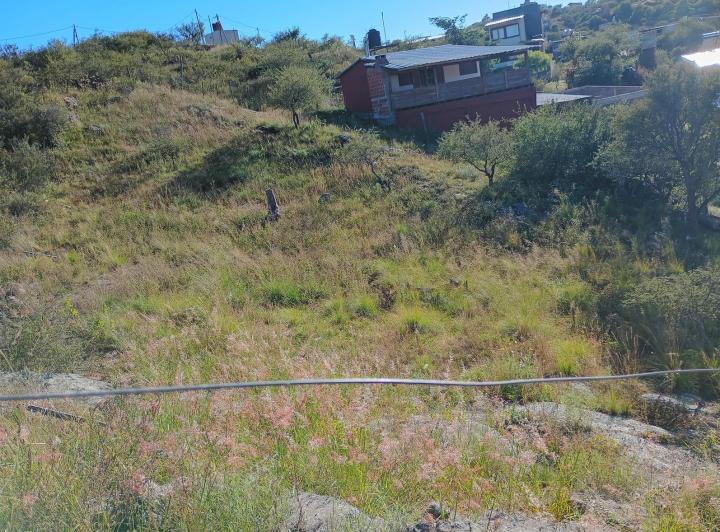 Terreno · 817m²