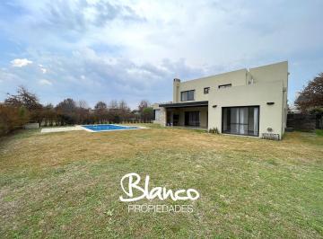 Casa · 260m² · 4 Ambientes · 2 Cocheras · Casa en Venta en Haras Santa Maria, Las Lomas, Escobar, G. B. a. Zona Norte