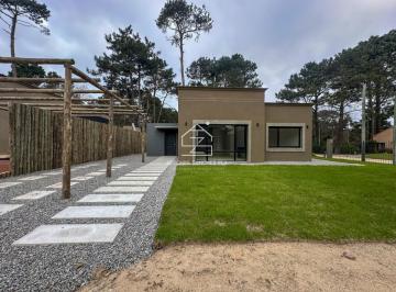 Foto1 · Casa a Estrenar en Parque Burnett U$s 325.000