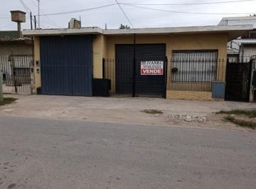 Casa · 200m² · 5 Ambientes · Casa con Local y Garage!