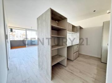Departamento · 70m² · 3 Ambientes · Departamento de 2 Dorm. con Cochera en Venta en La Plata