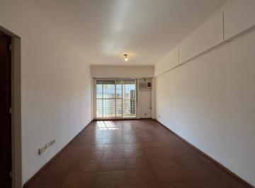 Departamento · 80m² · 5 Ambientes · Venta - Departamento de 3 Dorm. con Doble Balcon. Abasto, Rosario.