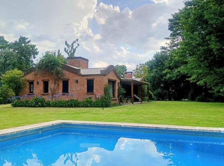 Casa · 208m² · 5 Ambientes · 1 Cochera