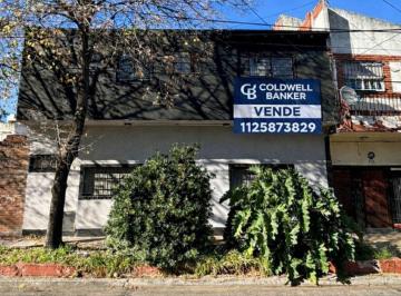 Casa · 380m² · 10 Ambientes · Vende Casa 10 Ambientes a Reciclar Completamente en Saenz Peña Oportunidad