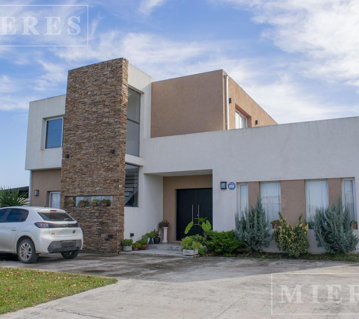 Casa en Venta Sobre Lote Interno en Haras Santa Maria Barrio Molino Norte