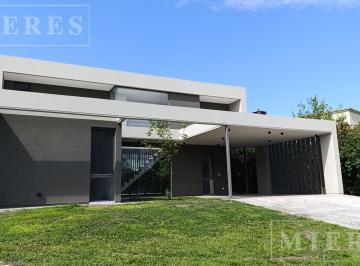 Casa · 193m² · 6 Ambientes · 2 Cocheras · Casa en Venta con Renta Sobre Lote Interno Haras Santa Maria El Atardecer