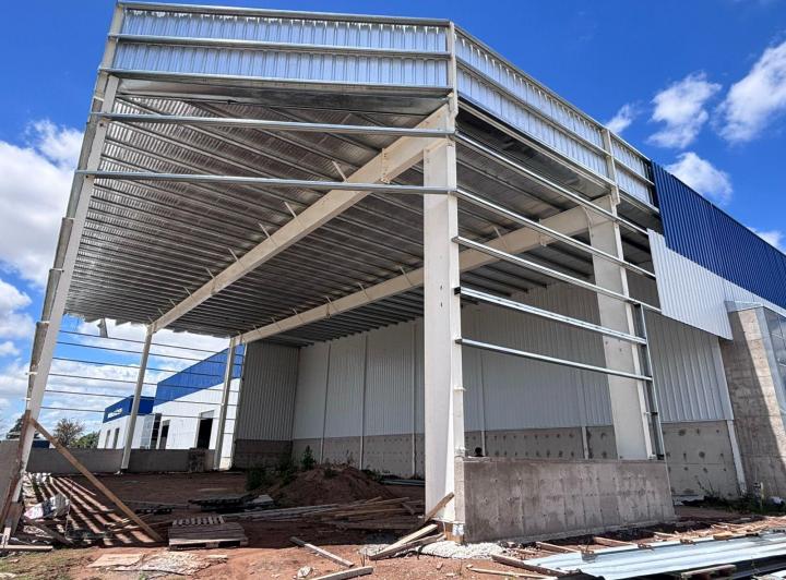 Bodega-Galpón · 620m² · 2 Ambientes