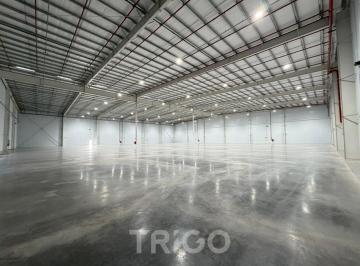 Bodega-Galpón · 4m² · 1 Ambiente · Nave de 4.500 m² Mas 300 m² de Oficina en Alquiler Acceso Oeste y Camino del Buen Ayre Predio Cerrado