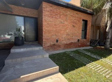 Casa · 95m² · 3 Ambientes · Casa - Villa Catalina