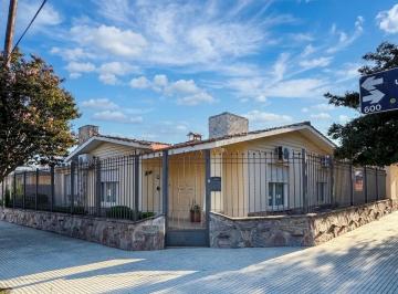 Casa · 200m² · 4 Ambientes · 1 Cochera · Casa Chalet en Venta en Cosquín, Punilla, Córdoba