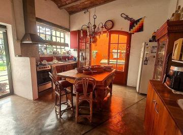 Casa · 200m² · 3 Ambientes · 3 Cocheras · Casa Chalet en Venta en Villa Belgrano, Córdoba