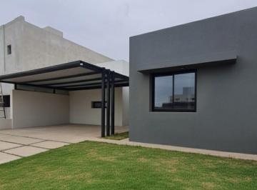 Casa · 125m² · 4 Ambientes · 2 Cocheras · Casa Chalet en Venta en Docta Urbanizacion Inteligente, Córdoba