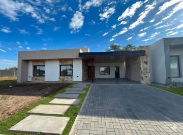Casa · 195m² · 5 Ambientes · 2 Cocheras · Casa en Alqarias, Planta Baja 270 m²