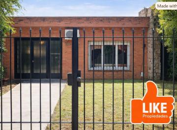 Casa · 98m² · 7 Ambientes · 2 Cocheras · Casa en Venta en Córdoba, Córdoba, Argentina