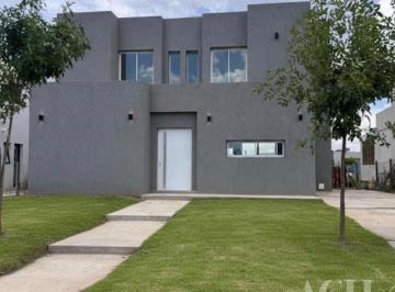 Casa · 177m² · 5 Ambientes · Casa en Venta en Pilar del Este, Pilar, G. B. a. Zona Norte
